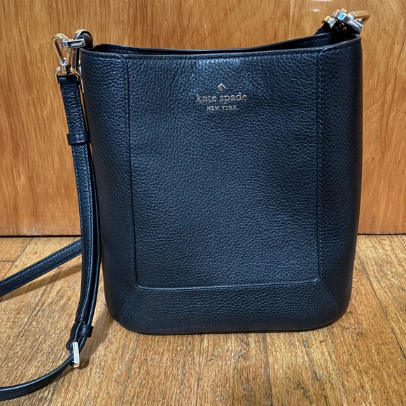 Kate Spade Lena Black Bucket Bag ♠️ - Picture 1 of 4